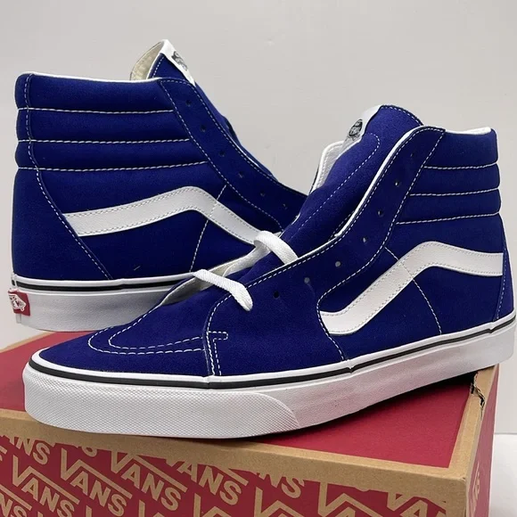Vans Men’s Sk8-Hi Color Theory Beacon Blue
VN000D5IBYM
Sneakers - Picture 9 of 16